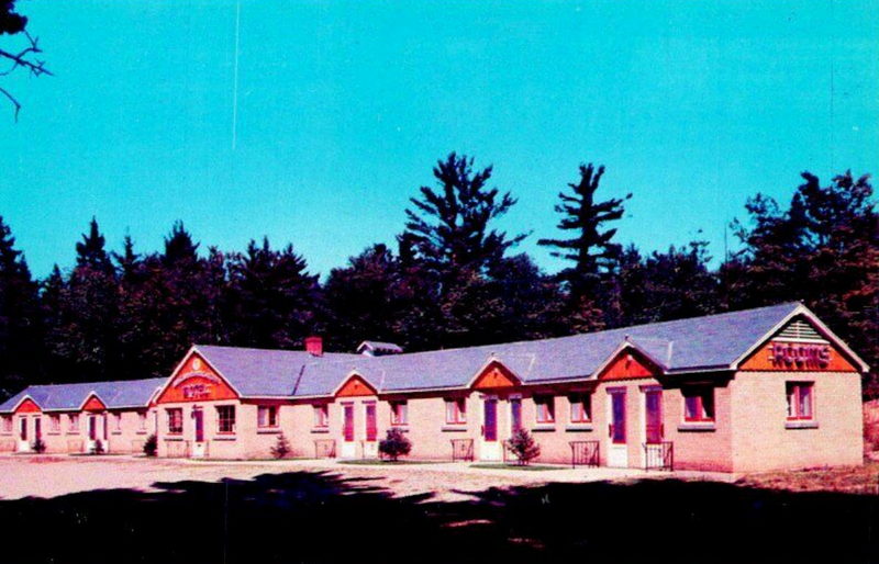 Wisconsin-Michigan Motel - Old Postcard (newer photo)